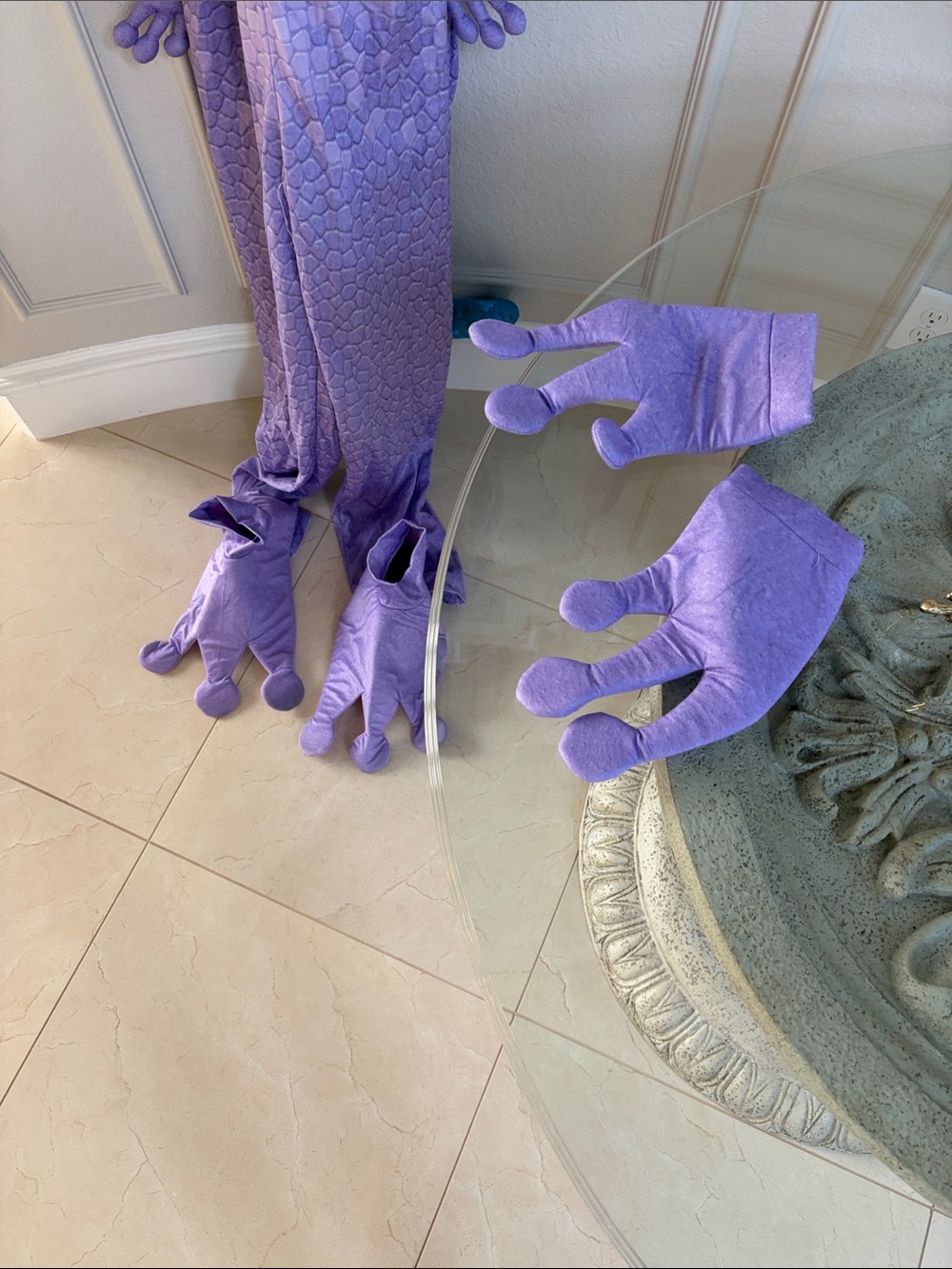 Disney and Pixar Monsters Inc Randall Costume (Men’s XL) 6ft tall and over - Picture 4 of 11